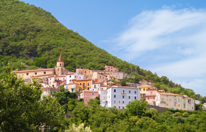 "Scorcio di un paesino cilentano. Weekend in Cilento: Attività ed Eventi di Settembre"