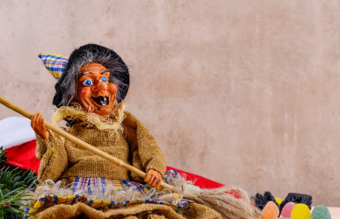 "Scopri le offerte last minute per il Weekend della Befana in Cilento nel Golfo di Policastro: la magia delle feste per adulti e bambini."