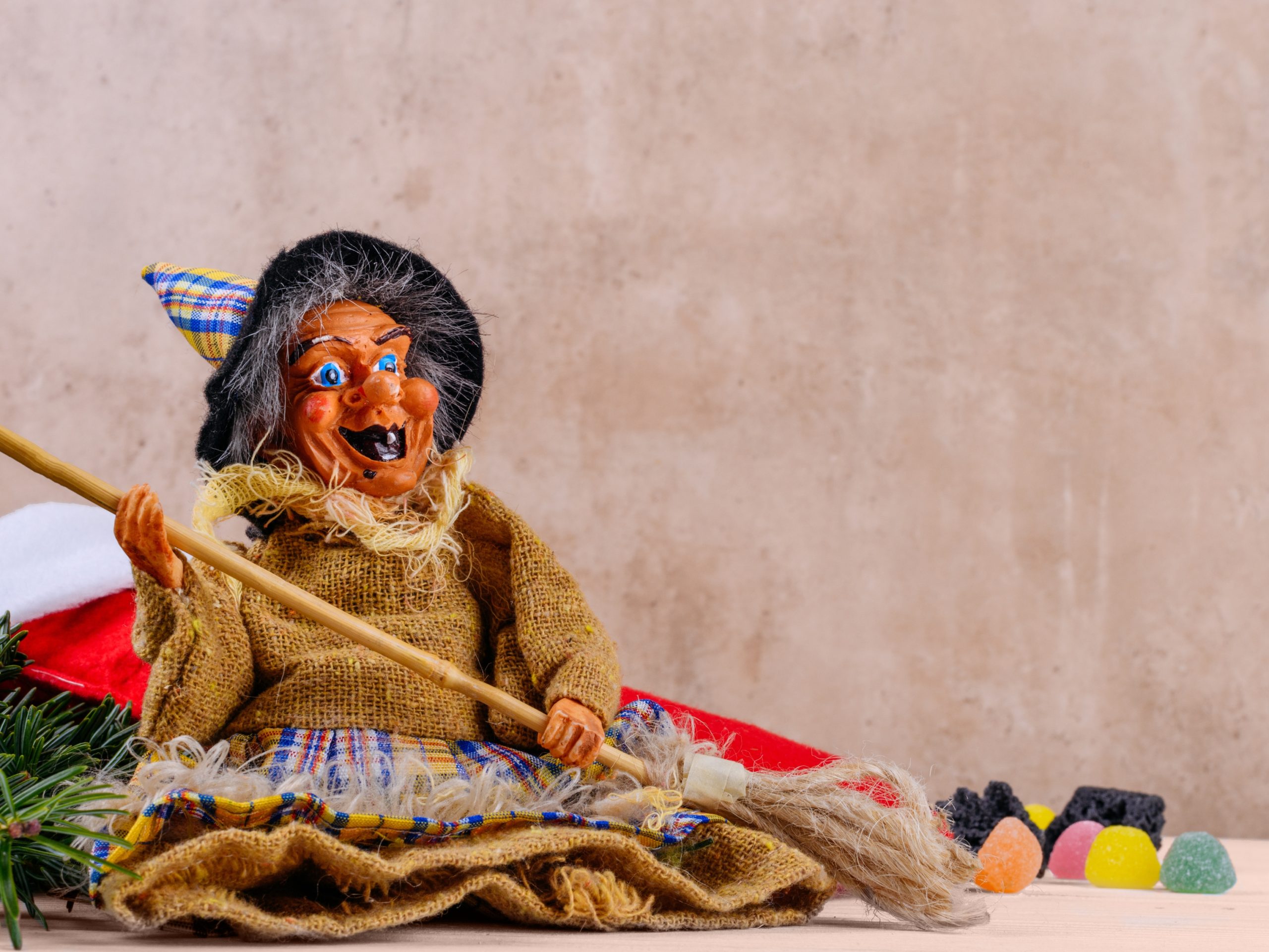 "Scopri le offerte last minute per il Weekend della Befana in Cilento nel Golfo di Policastro: la magia delle feste per adulti e bambini."