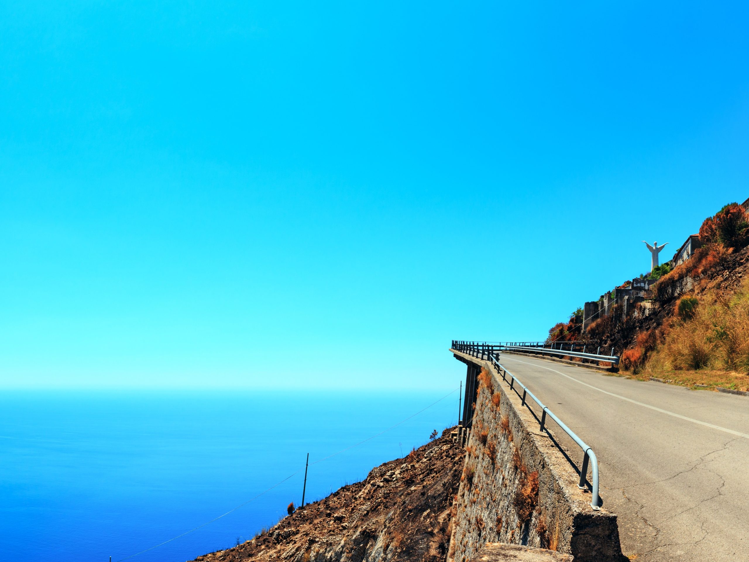 "Cristo redentore di Maratea, strada con vista panoramica"