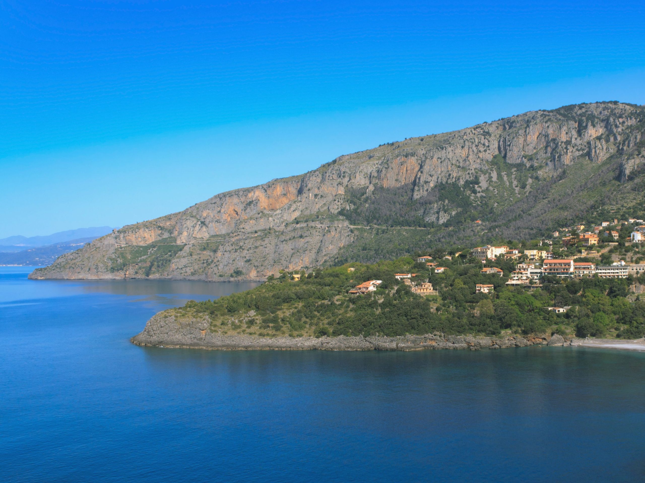 "Panorama del Golfo di Policastro con Villammare in Cilento"