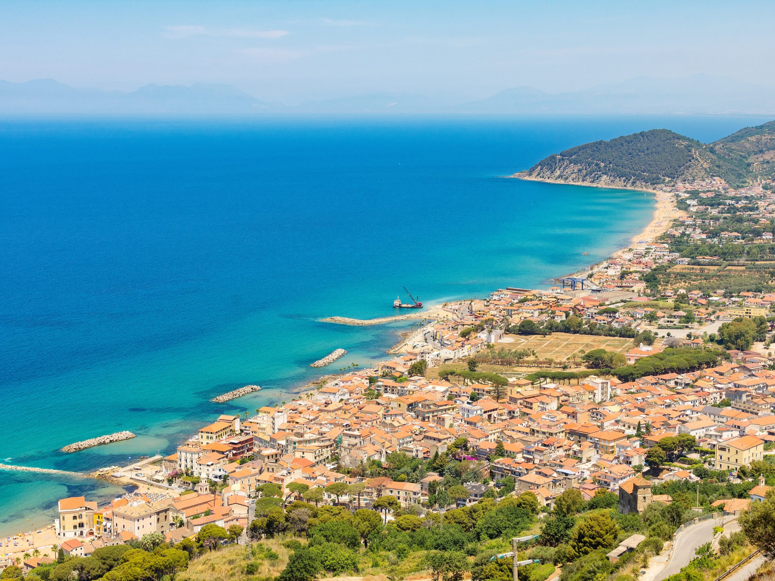 "Vista panoramica del Golfo di Policastro. Scopri i migliori Bed and Breakfast Cilento."
